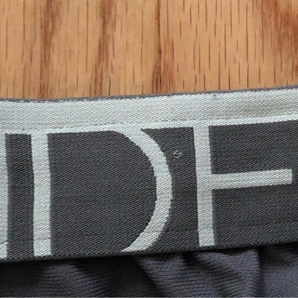 Women’s Under Armour shorts- size xs - Picture 7 of 7